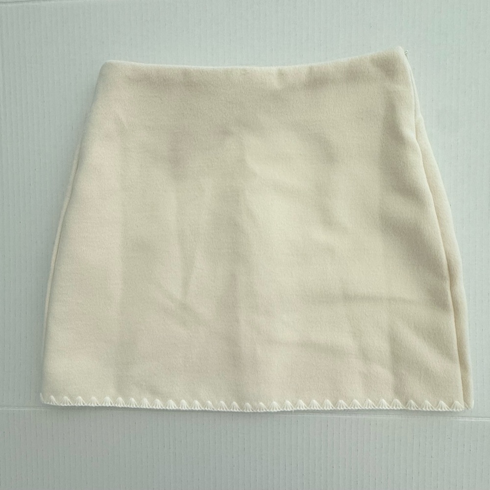 NWT Commense Cream Embroidered Trim Mini Skirt